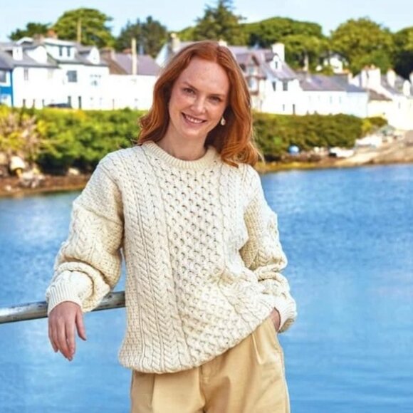 The Irish Store Traditional Aran Sweater Women's Sz L Ivory Crew Neck Cable Knit - Picture 1 of 8